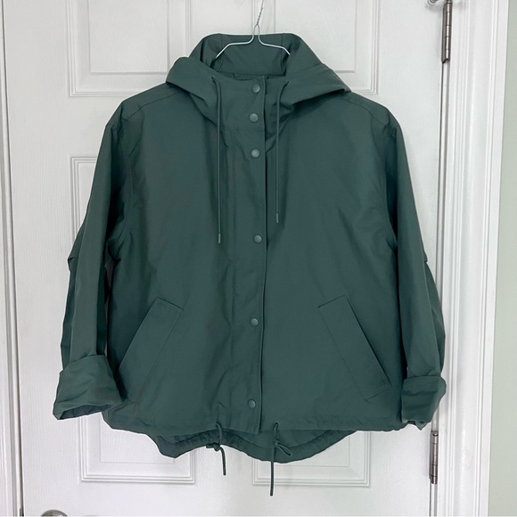 GAP Oversized Cropped Rain Jacket - Picture 2 of 6